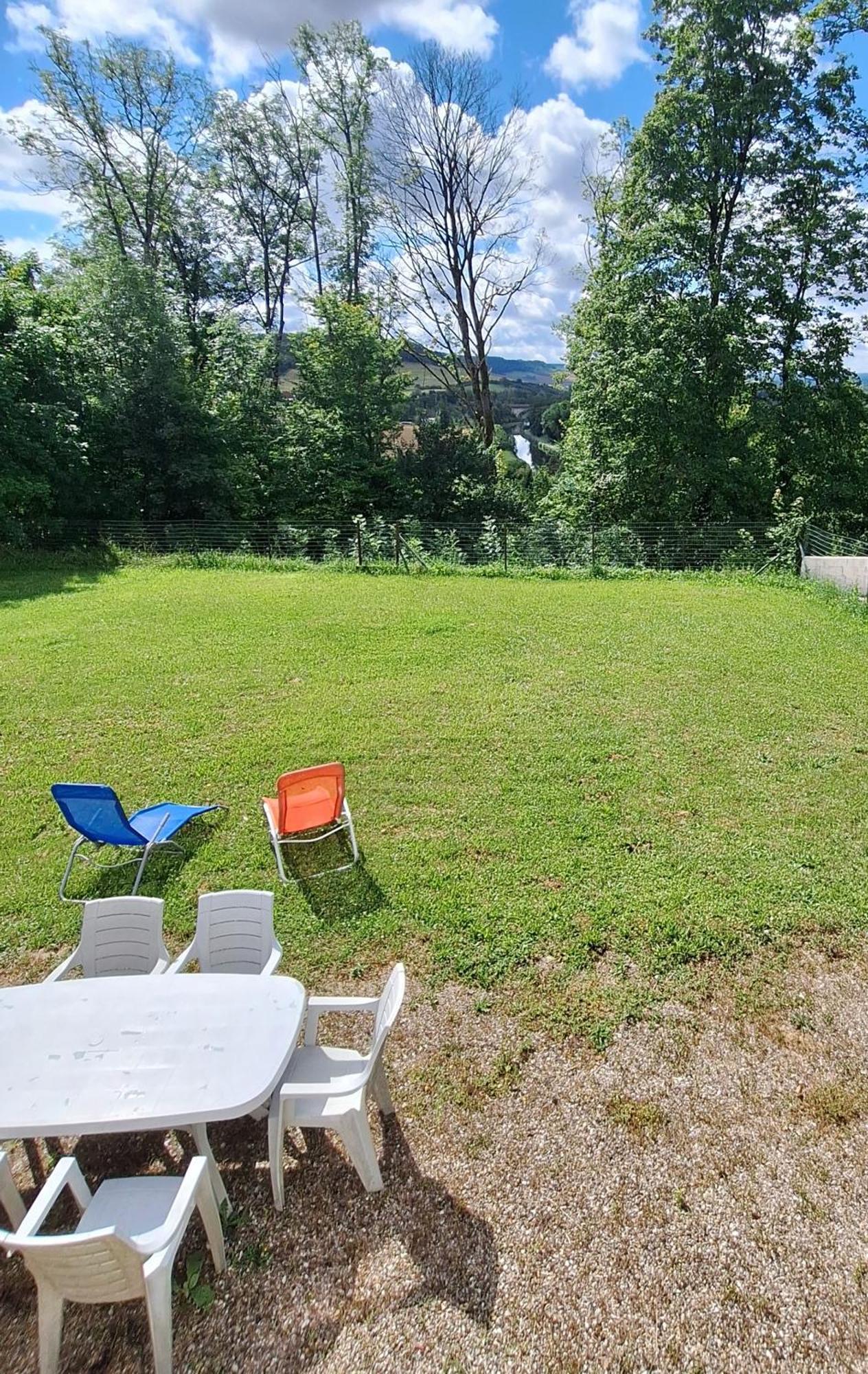 Agreable Maison Avec Jardin A Joinville Exterior photo