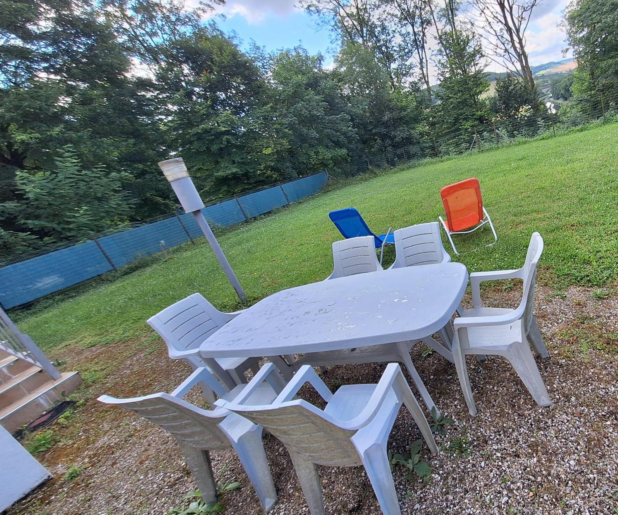 Agreable Maison Avec Jardin A Joinville Exterior photo